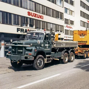 Geschichte Saurer | Saurer D330 BN6x6 Dreiseitenkipper Baujahr 1981 | Archiv Ernst Autotransport AG Zürich